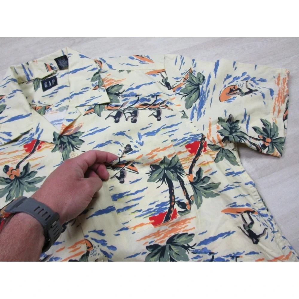 GAP Shirt Mens (XS) Hawaiian Aloha‎ Surfer Print Short Sleeve Summer Button Up